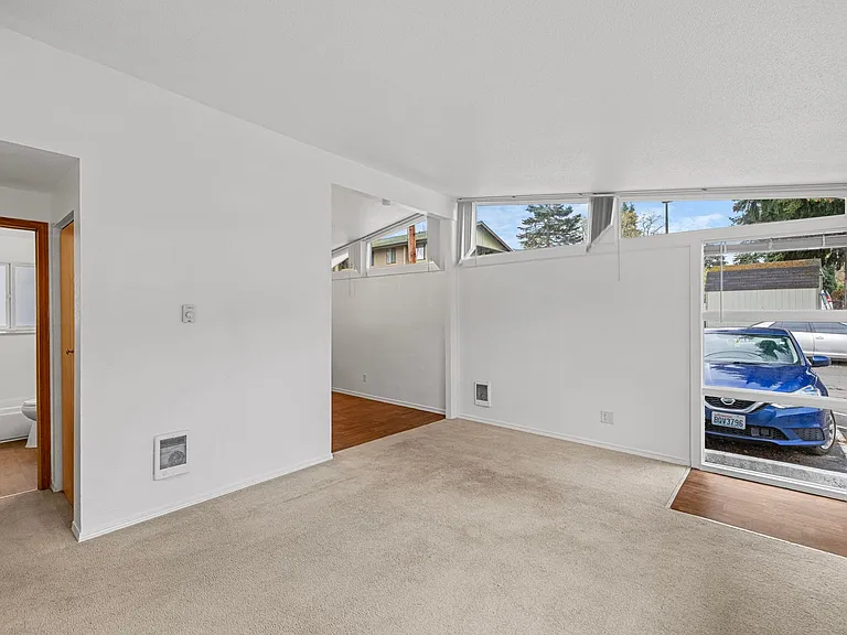 Manhattan Apartments - Normandy Park — Photo 30