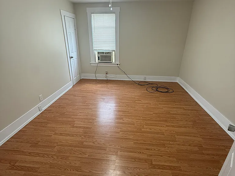 1184 Kossuth Ave #2 — Photo 9