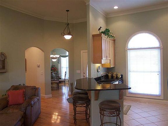 3rd image of 109 Big Oak Dr