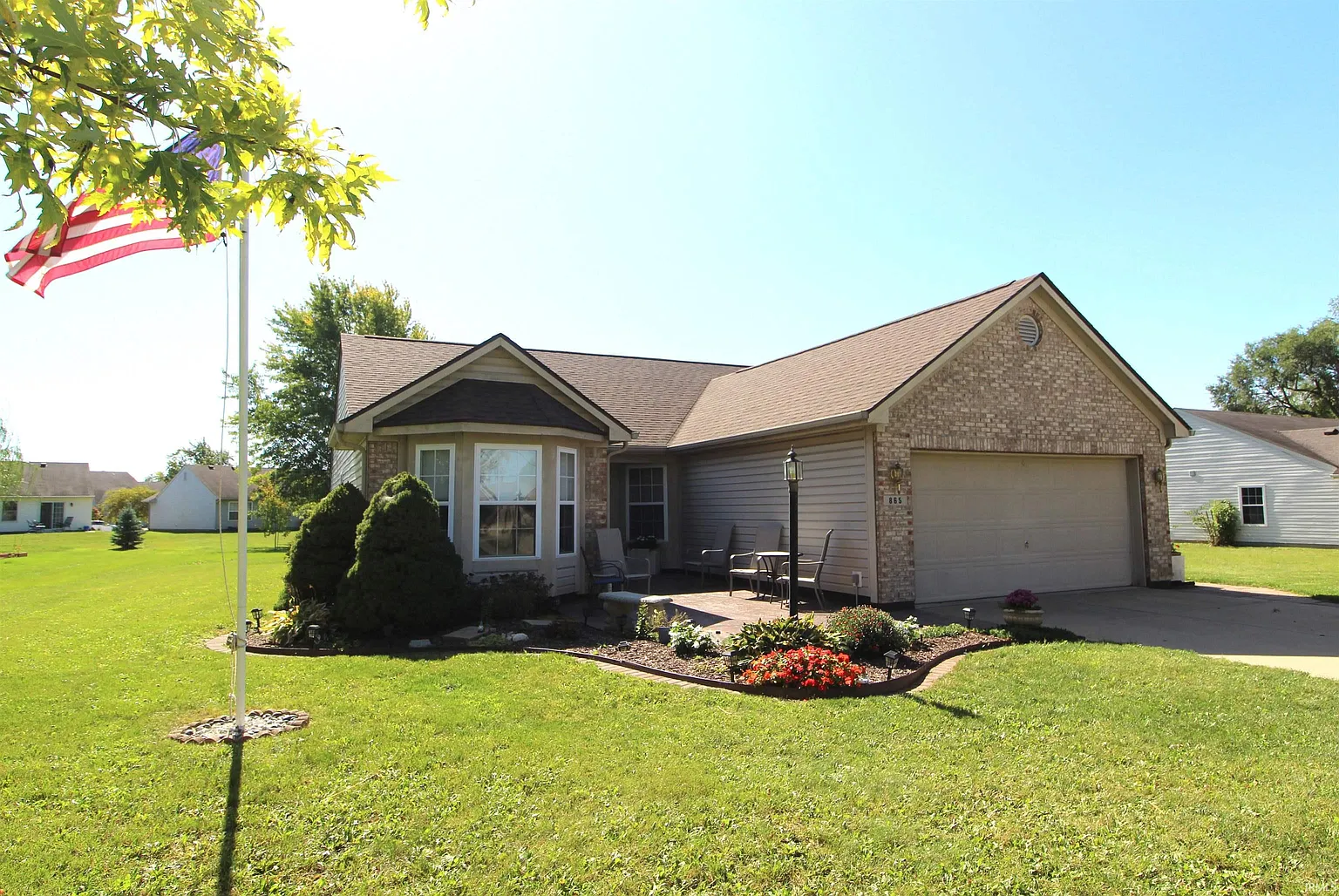 865 E Center Rd photo 1