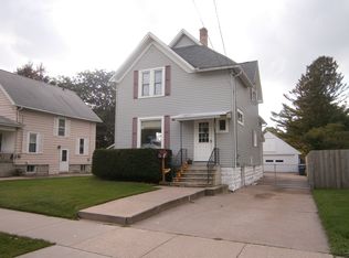 1227 Eastman St, Oshkosh, WI 54901
