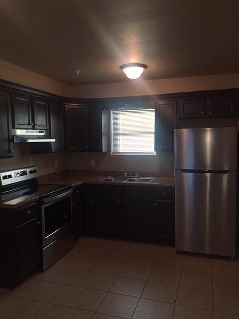 2nd image of 418 Reynolds St