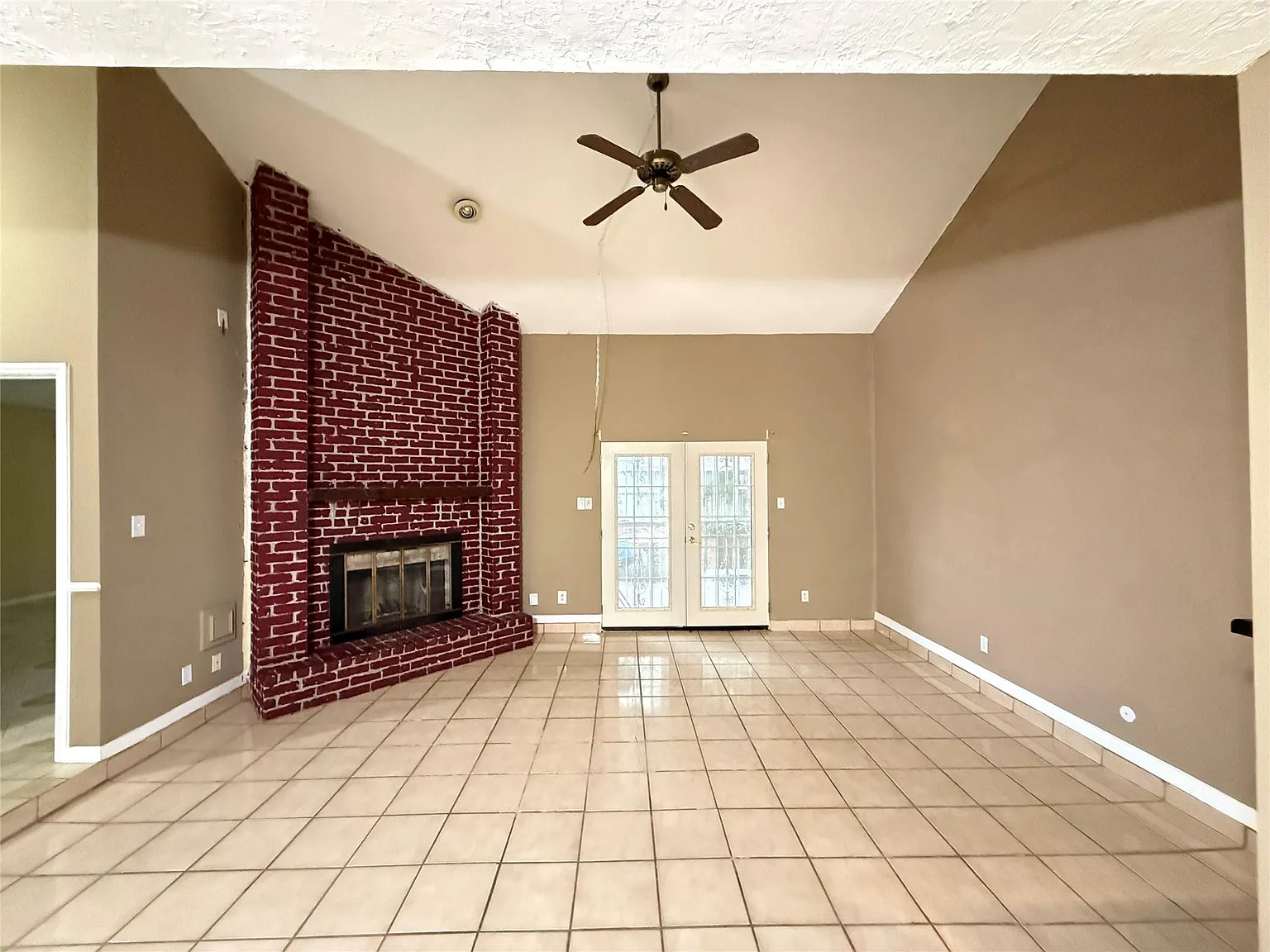 3 bed, 2.0 bath, 1568 sqft, $1,850 — Photo 4