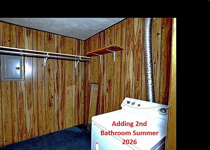 1541 Hillcrest Dr — Photo 3