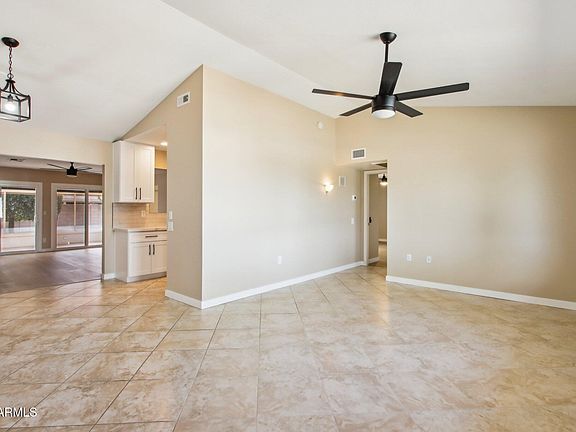3rd image of 12607 W CRYSTAL LAKE Drive