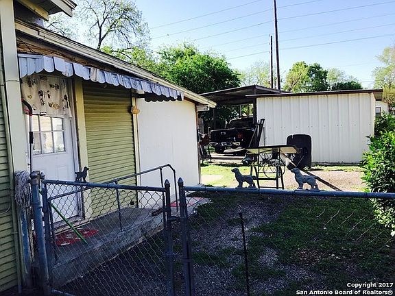 2nd image of 110 W Huff Ave