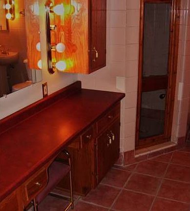 Lower Level Full Bath