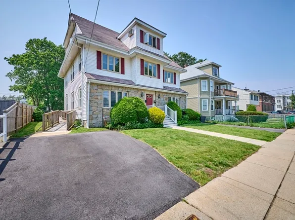 15 Hamilton St, Hyde Park, MA 02136