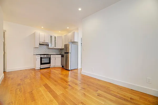 Rented by REAL New York | media 17