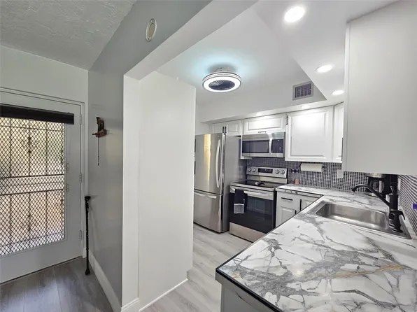 2831 Somerset Drive #105, Lauderdale Lakes, FL 33311