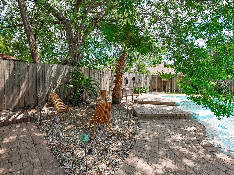 8018 Zimmermann Dr — Photo 49