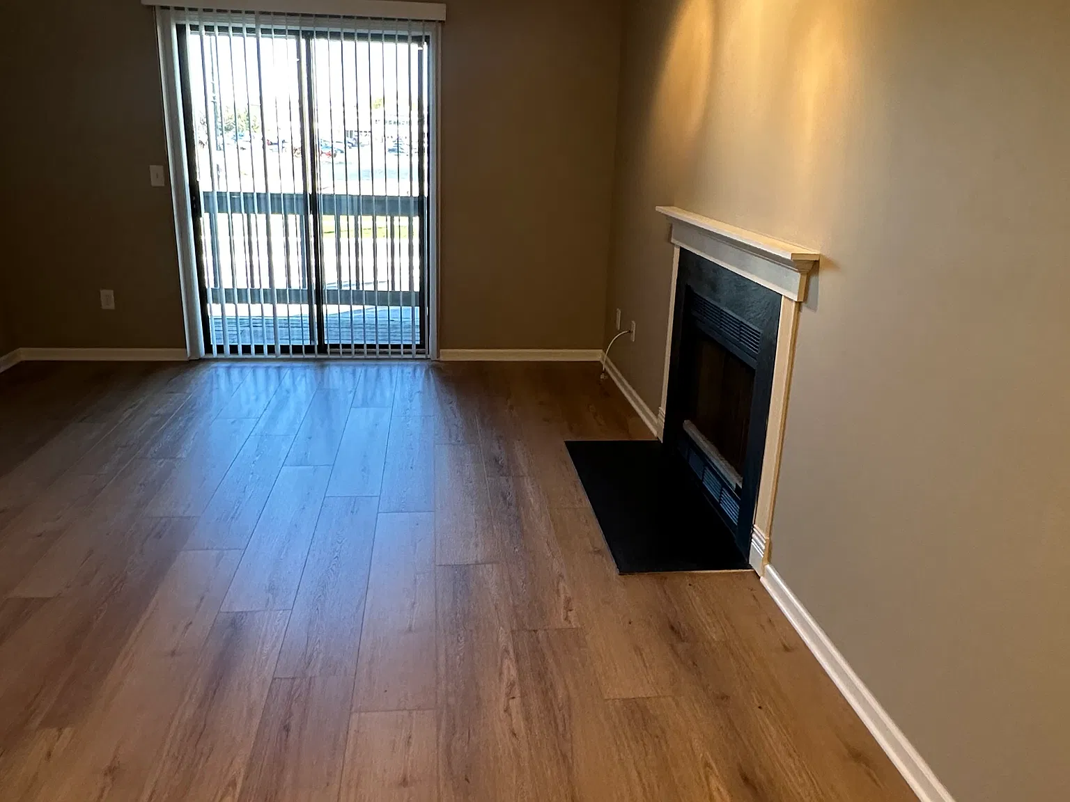 2730 Greystone Dr — Photo 3
