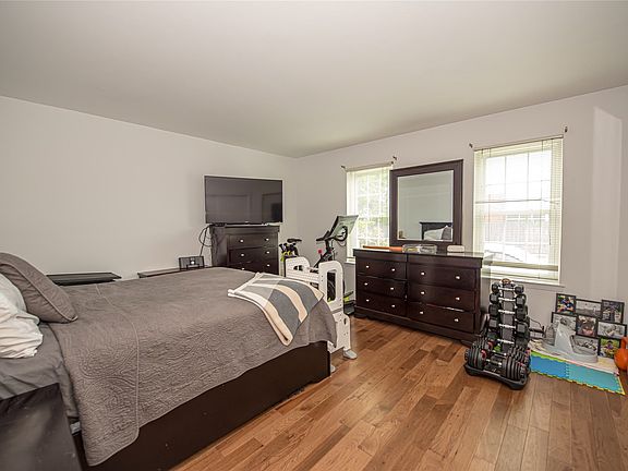 5th image of 7 Greenmeadow Dr #7