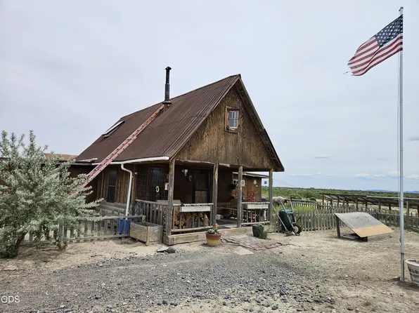 N Oil Dry Rd, Christmas Valley, OR 97641