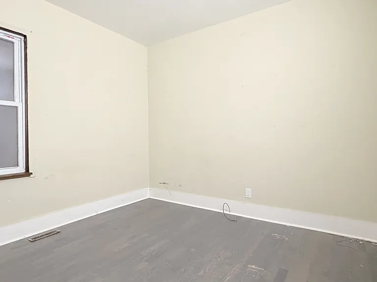693 Partington Ave #MAIN — Photo 7