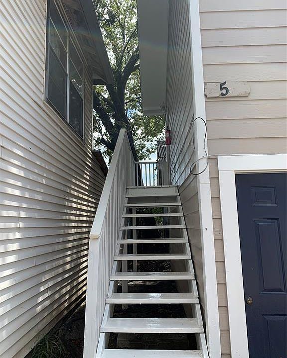 1st image of 15 Sidney St APT 6
