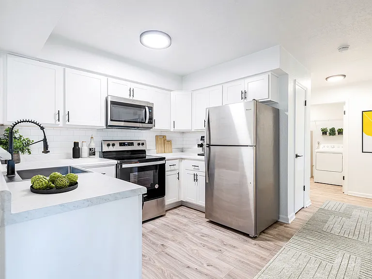 North Hill Apartments — Photo 1