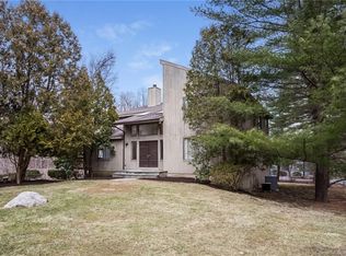 29 Valley View Dr, Stamford, CT 06903