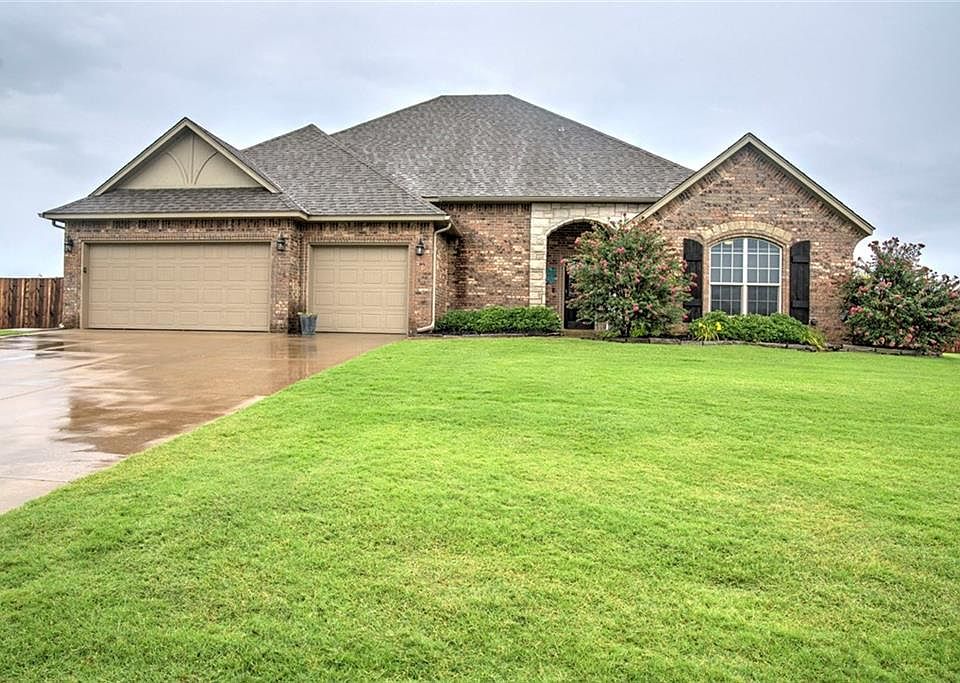 1st image of 7842 Lindsay Ln