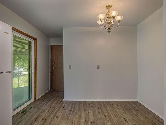 2nd image of 208 Chamberlin Dr