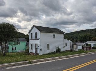 55 Ash St, Bayard, WV 26707