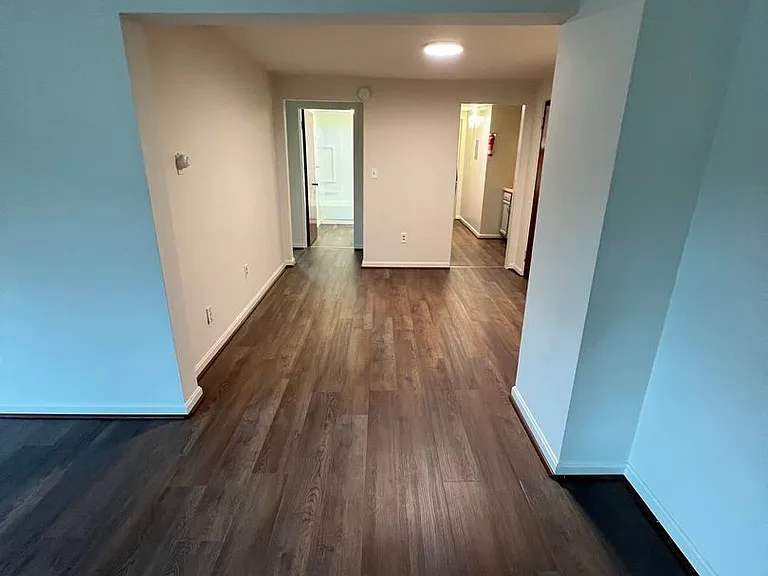5200 Earl Dr — Photo 1