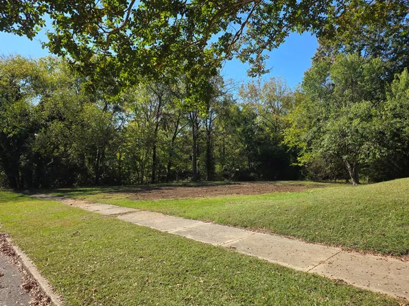1st Ave, Farmville, VA 23901