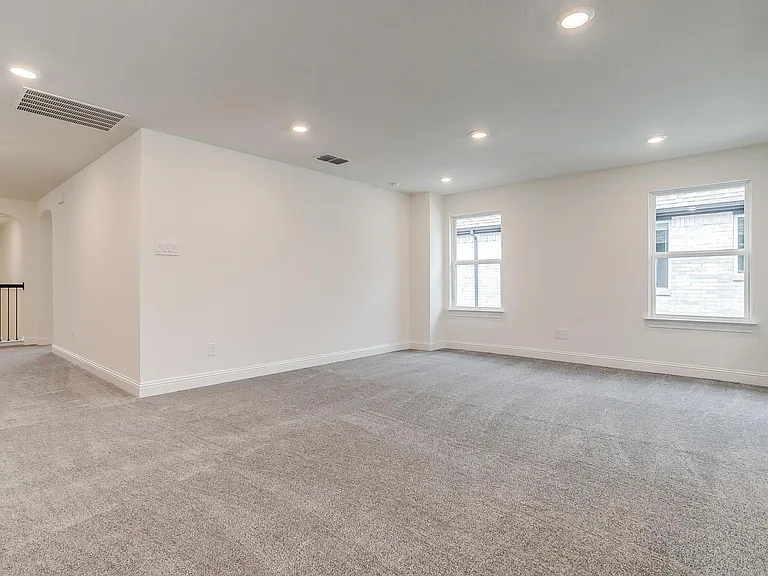 9836 Derbyshire Dr — Photo 87