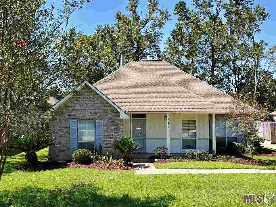 1st image of 18431 White Oak Dr