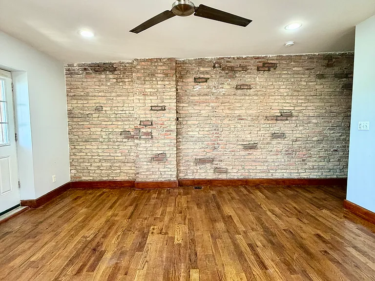 916 Whitelock St #200 — Photo 15
