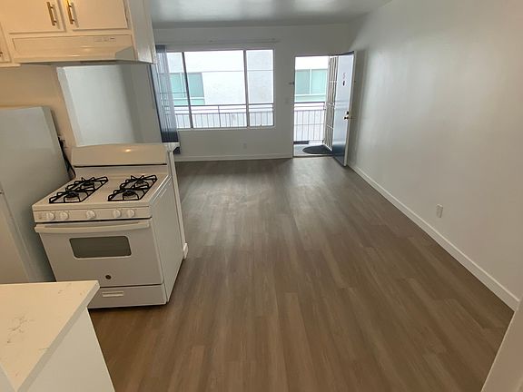 3rd image of 4276 Lindblade Dr APT 8