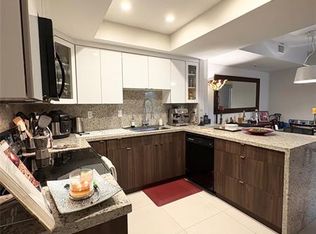 9755 NW 52nd St APT 320, Doral, FL 33178