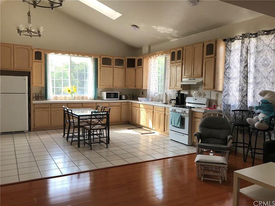 1st image of 2635 Dobinson St