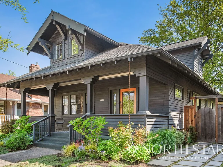 2224 NE 46th Ave — Photo 3