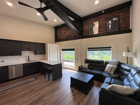 157 N Main St #202, Pittston, PA 18640