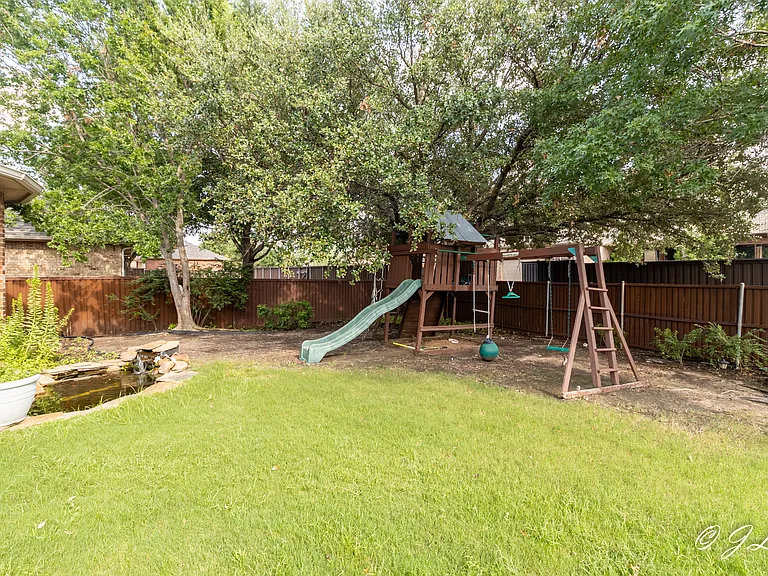 1053 Sir Lancelot Cir — Photo 42