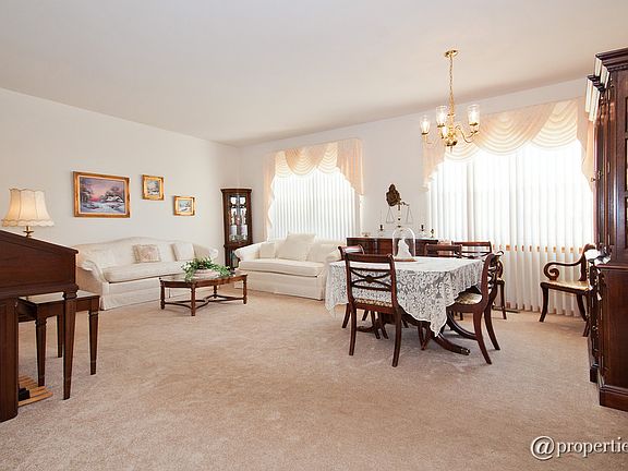 Living Room/Dining Room