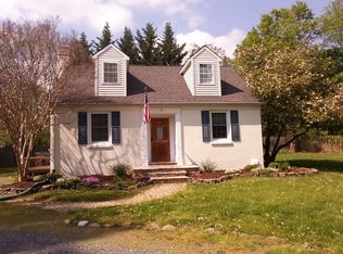 12 Church St, Round Hill, VA