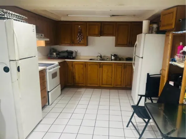 3232 Brandon Gate Dr Room 1, Mississauga, ON L4T 2G2