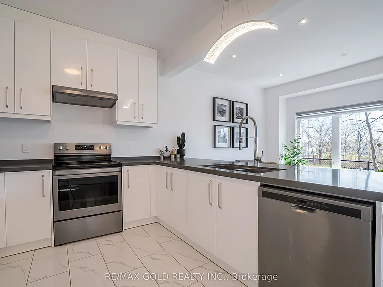 2621 Holbrook Dr #8 — Photo 6