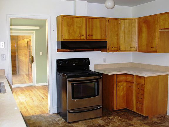 4th image of 2511 17th Ave