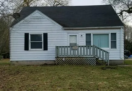 3 bed, $1,045 — Photo 1