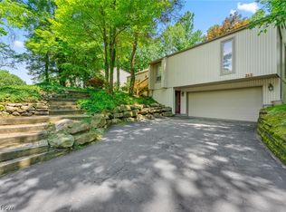 265 Sawmill Run Dr, Canfield, OH