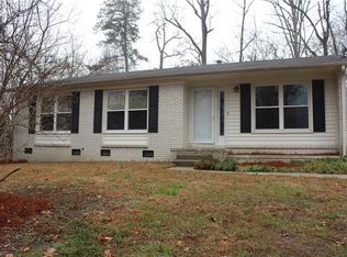 1803 Allenbrooke Dr, Greensboro, NC 27407