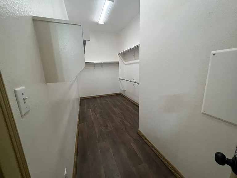 543 Drury Ln — Photo 15