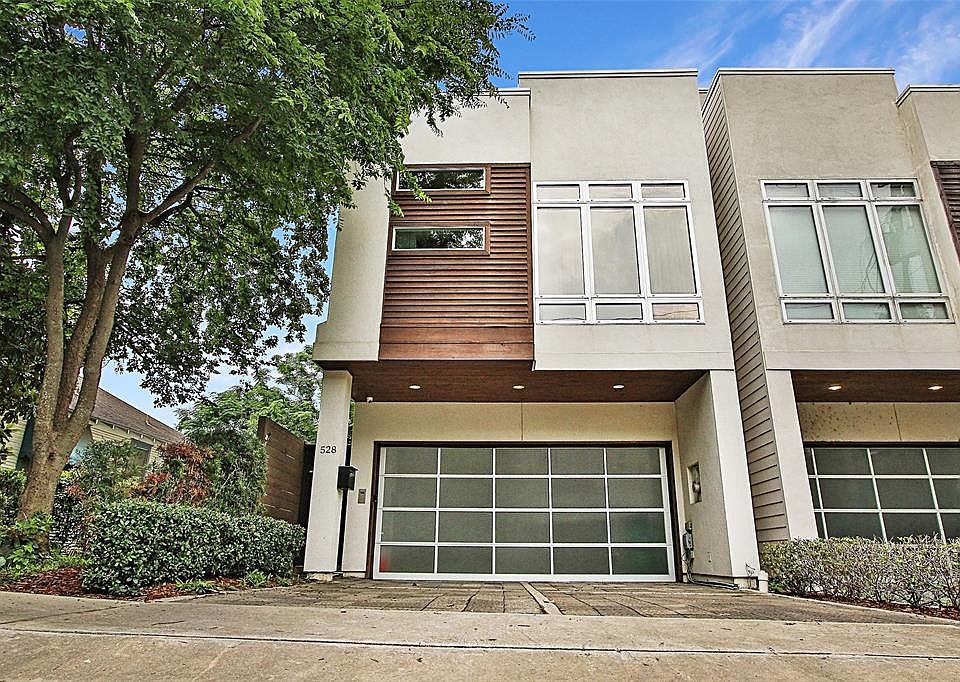Beautiful modern home with first floor living zoned to Harvard Elementary!