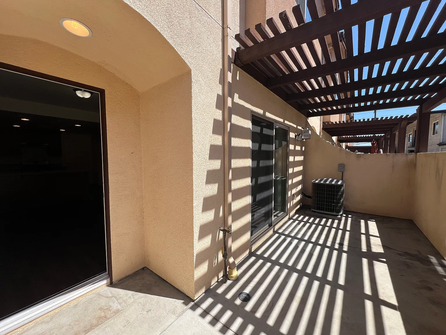 3 bed, 2.5 bath, 1570 sqft, $3,350 — Photo 4