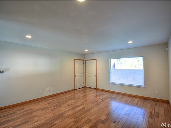 3rd image of 1301 71st Ave SE