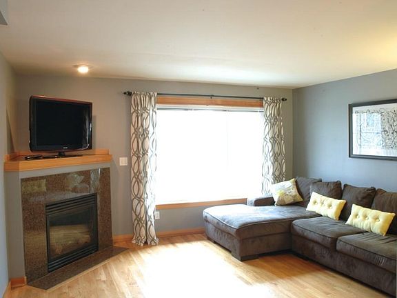 2nd Floor - Living room