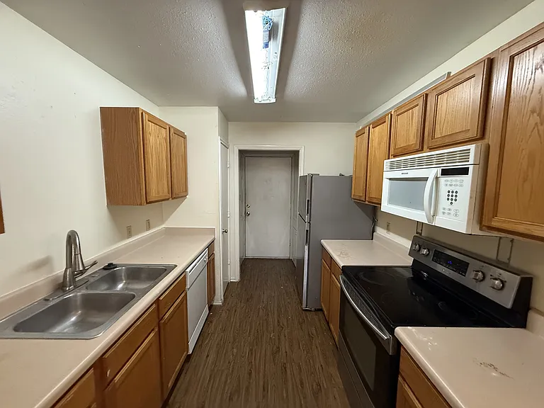 1000-1002 Sagewood Trl — Photo 6